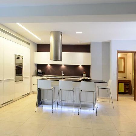 Spacious Fully Equipped 3Bd 2Bath Apt In The Heart Of City With Balconies Ac And Fast Wifi #2 Candia Esterno foto